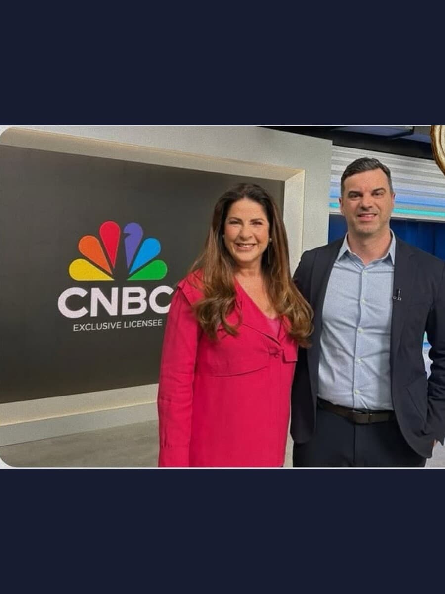 Imagem da publicação original no Instagram, com o cliente nos estúdios da CNBC